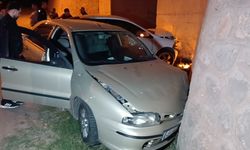 Kırıkkale’de iki otomobil kafa kafaya çarpıştı; 2 yaralı