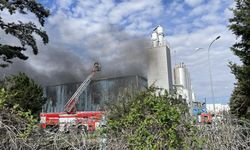 Konya'da fabrika deposunda çıkan yangın, 1 saatte kontrol altın alındı