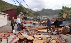 Muğla'da fırtına, sağanak ve hortum; ağaçlar devrildi, çatılar uçtu