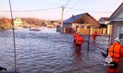 Rusya'daki sellerde su altında kalan ev sayısı 10 bin 550'ye çıktı