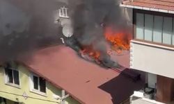 Ümraniye’de 2 katlı binanın çatı katında yangın çıktı
