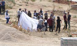ABD’de ölü bulunan Yağmur’un cenazesi, otopsi için Adana’daki mezarından çıkarıldı