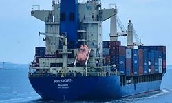Çanakkale Boğazı'nda arızalanan gemi Karanlık Liman’a demirletildi