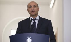 Malta'da Başbakan Yardımcısı Fearne, yolsuzluk skandalında adı geçtiği için istifa etti