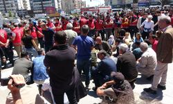 Diyarbakır’da DEM Partililer polis çemberinde Kobani Davası’na tepki gösterdi