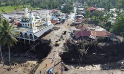 Endonezya'da heyelan ve sel: Hayatını kaybedenlerin sayısı 50'ye yükseldi
