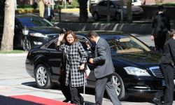 İddia: AK Partili Belediye Başkanı Fatma Şahin, tasarruf öncesi 63 lüks araç kiraladı