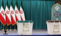 Eski İran Meclis Başkanı Laricani, cumhurbaşkanı seçimi için adaylık başvurusu yaptı