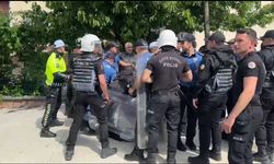 Arnavutköy'de kaçak yapı yıkımı: Mahalle sakinleri ile polis arasında arbede