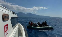 Bodrum açıklarından göçmenleri taşıyan bot batma tehlikesi geçirdi: 2 ölü, 4 kayıp