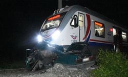 Malatya'da hemzemin geçitte tren otomobile çarptı: 1 ölü