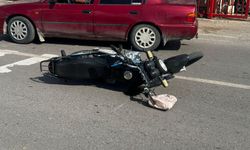 Otomobil çarpan motosikletin sürücüsü öldü