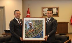 CHP Genel Başkanı Özgür Özel İmamoğlu’nu ziyaret etti