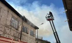 Tokat’ta 2 katlı ahşap evde çıkan yangın söndürüldü
