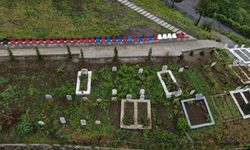 Trabzon'da mezarlığa tribün koltukları yerleştirildi: 30 adet koltuğa ihtiyaç var