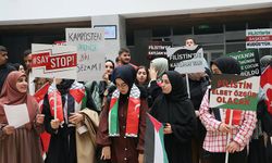 Üsküdar Üniversitesi öğrencileri ve akademisyenleri Filistin'e destek eylemi düzenledi