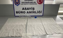 Aracın gizli bölmesinde peçeteye emdirilmiş uyuşturucu ele geçirildi