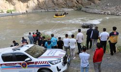 Hakkari’de seyir terasından atlayan Kübra'nın cansız bedeni bulundu