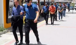 Adana'da korsan gösteriye katılıp polise taş atan yaşı küçük 10 sanığa 42'şer yıl hapis istemi