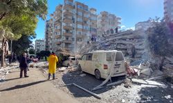 Depremde 11 kişinin öldüğü Sinem Apartmanı’nın yıkılması ile ilgili bilirkişi raporu bekleniyor