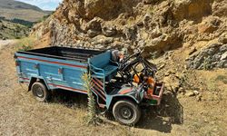 Afyonkarahisar'da kayalığa çarpan tarım aracındaki 1 kişi öldü, 2 kişi yaralandı