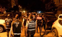 Beyoğlu'nda polis ekipleri eğlence mekanlarını denetledi