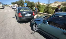 Burdur'da otomobiller çarpıştı: 1 yaralı