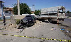 Diyarbakır'da tarım işçilerini taşıyan kamyonet ile otomobil çarpıştı: 1'i ağır, 5 yaralı