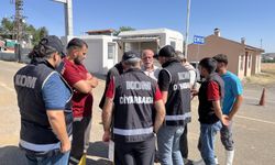 Diyarbakır'da polisten kurban satıcılarına Türkçe ve Kürtçe sahte para uyarısı