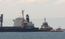 Bakırköy’de karaya oturan gemi için kurtarma çalışmaları sürüyor