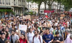 Fransa’da gösteri: Binlerce kişi aşırı sağa karşı ayaklandı