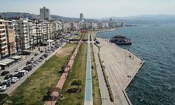 İzmir'de sıcak hava nedeniyle Kordon boş kaldı