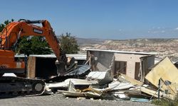 Kapadokya'da kaçak kafeterya yıkıldı