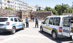 Kayseri'de Atatürk Anıtı'na baltalı saldırı: 1'i kadın 2 gözaltı