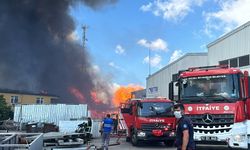 Kocaeli'de boya fabrikasında çıkan yangın kontrol altına alındı