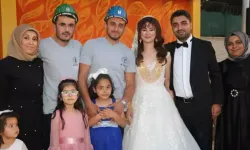 Maden işçileri 6 Şubat depreminde hayatını kurtardıklarını kadının düğününe katıldı