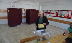 Aksaray'da 1 ilçe ile 1 beldede seçmenler oy kullandı