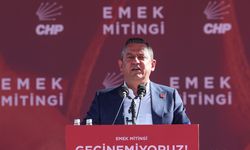 CHP'den Emek Mitingi: Özgür Özel istenen asgari ücret rakamını açıkladı