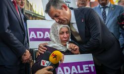 Özgür Özel, Emine Şenyaşar'ı ziyaret etti