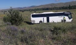 Sivas'ta şarampole inen yolcu otobüsündeki 21 kişi yaralandı