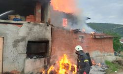 Tokat'ta salamura yapımı için yakılan ateşin sıçradığı ev yandı