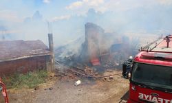 Tokat’ta ahır yangını; 500 büyükbaş tahliye edildi