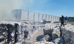 Zonguldak'ta kağıt fabrikasında yangın: Atık karton ve kağıtlar yandı