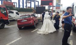 Gelin ve damat, düğün öncesi fotoğraf çekimine giderken kaza geçirdi