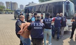 Mersin'de örgüt marşıyla halay çekip slogan atan 9 kişi adliyede