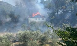 Muğla Köyceğiz'de evde çıkan yangın ormanlık alana sıçradı