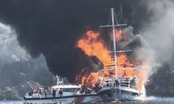 Marmaris'te tur teknesinde çıkan yangında 14 kişi yaralandı