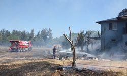 Antalya'da yerleşim yerleri yakınında yangın çıktı