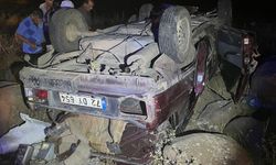 Diyarbakır’da otomobil şarampole devrildi: 1 ölü, 2 yaralı