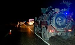Diyarbakır'da seyir halindeki otomobile uzun namlulu silahlarla ateş açıldı: 6 yaralı